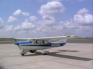 N30304 in blue-and-blue trim, Visalia, CA